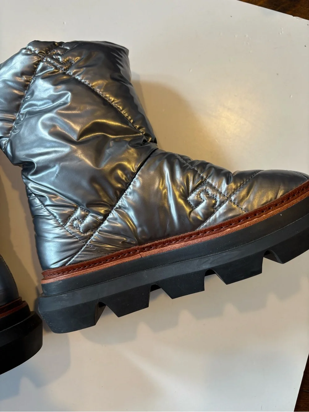 Tory Burch || Sleeping Bag Quilted Winter Booties Snow Ski Moon Boots Silver 5.5
